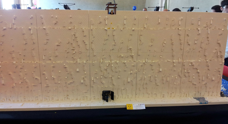 Illustration for article titled LEGO Westeros Has A Lot Of White Bricks (And A Peeing Tyrion)